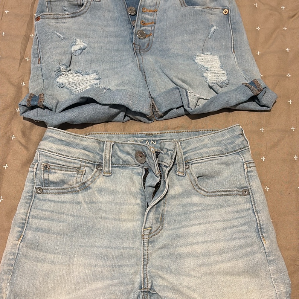 American Eagle Outfitters Light Blue Distressed Women Jeans